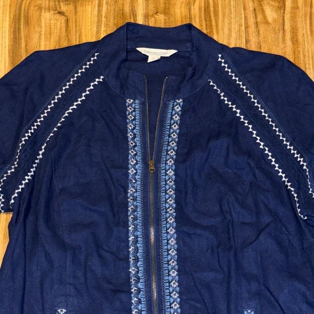 Coldwater Creek women medium blue shirt Jacket top Embroidered patch quilt linen - Picture 2 of 10